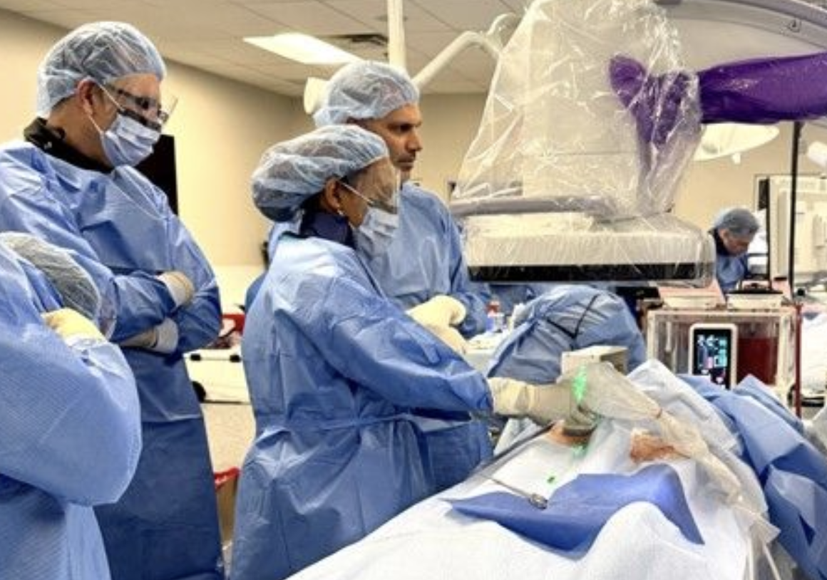 Surgeons training at MaxFi